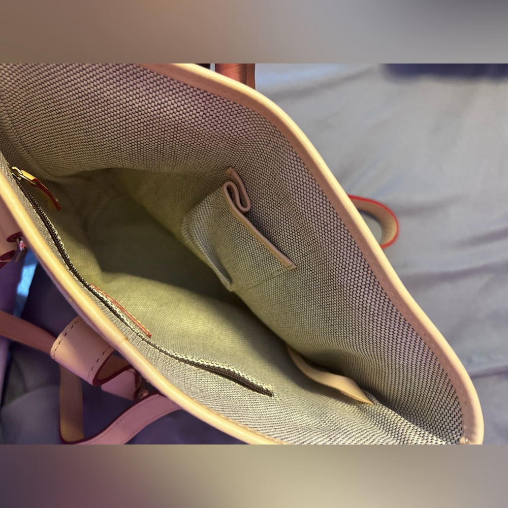 Dooney and Bourke shoulder bag - Picture 3 of 3